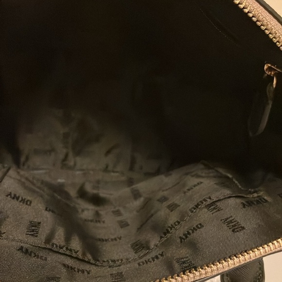 EUC Dkny bag - Picture 10 of 14